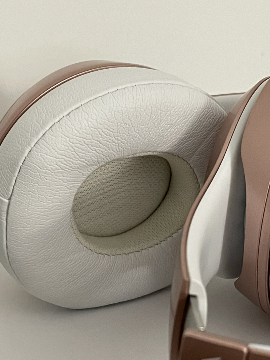 Beats Solo2 Wireless Headphones - photo 5