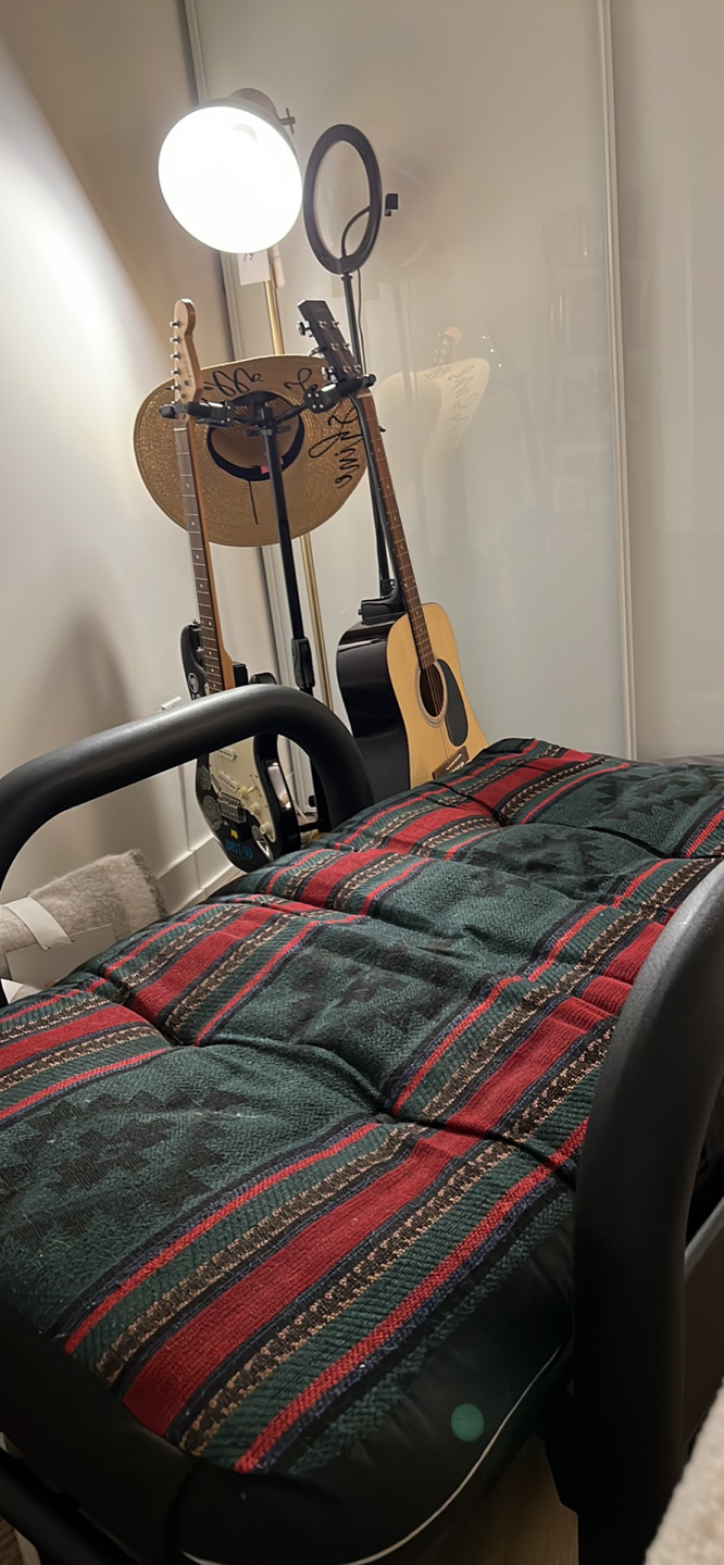 Chair/Futon - photo 2