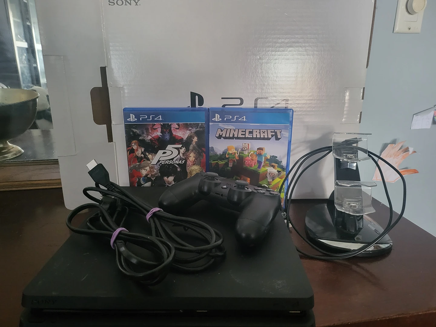 PS4 1TB bundle.. 2 games, 1 controller thumbnail