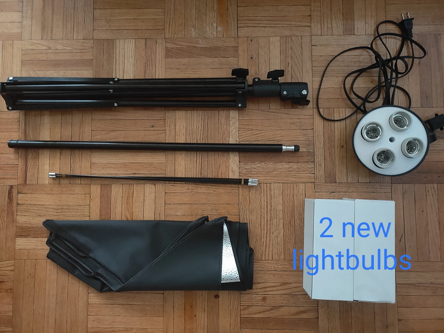 Brand new Softbox Lighting Kit with tripod image indicator(3)