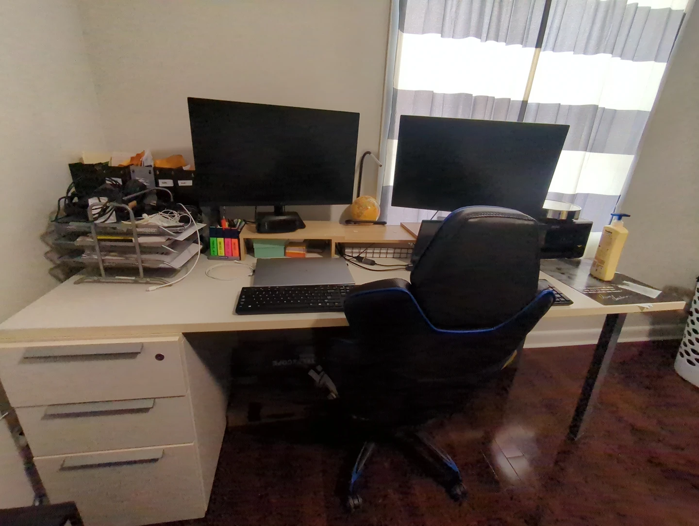 desk & chair - photo 4