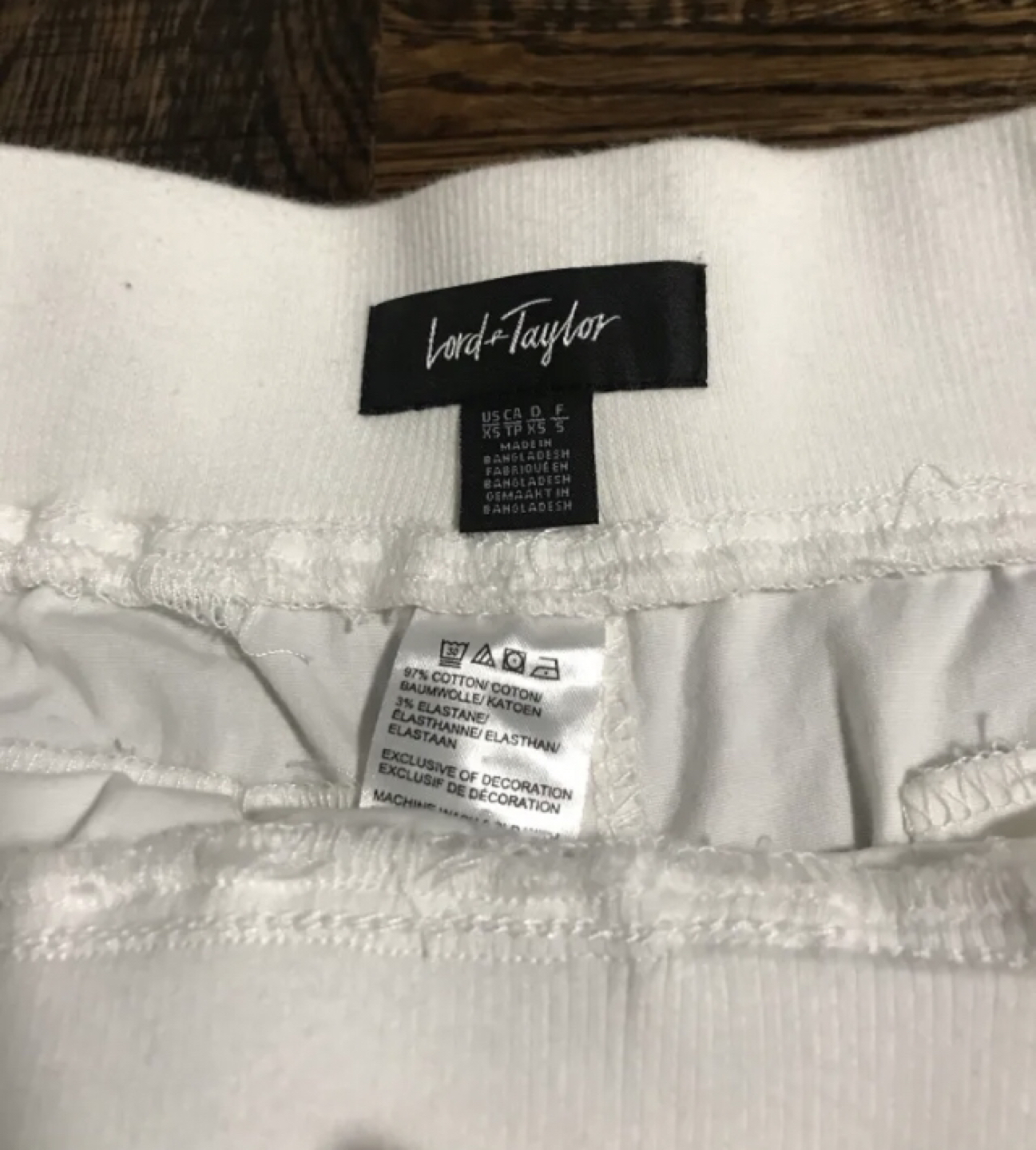Lord and Taylor Capris Pants image indicator(2)