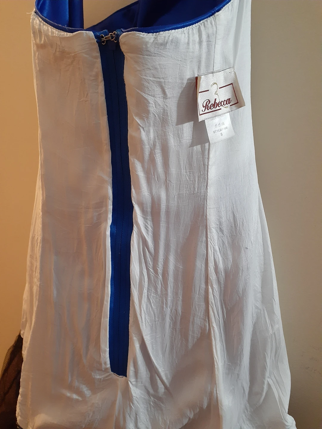 Sz.S Strapless Embroidery dress/gown image indicator(5)