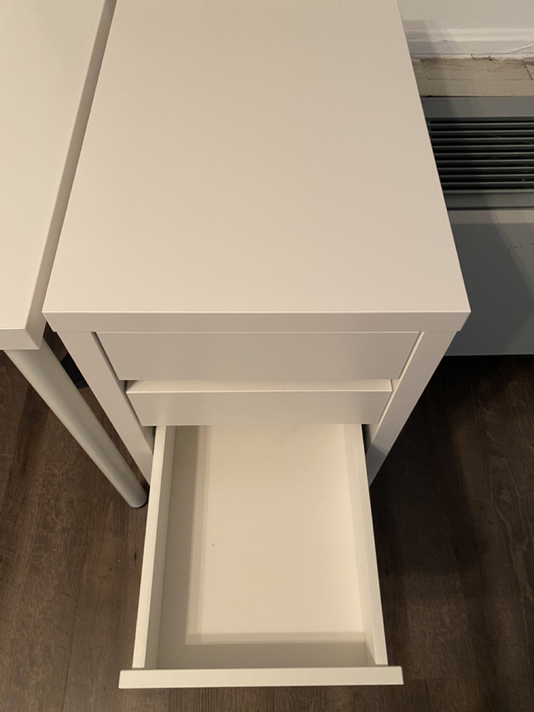 Ikea drawer unit “MICKE” | white image indicator(3)