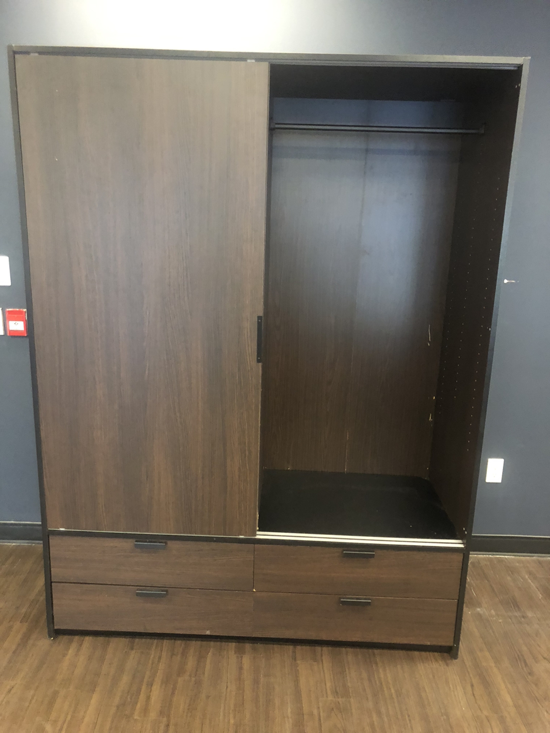 Wardrobe Closet thumbnail