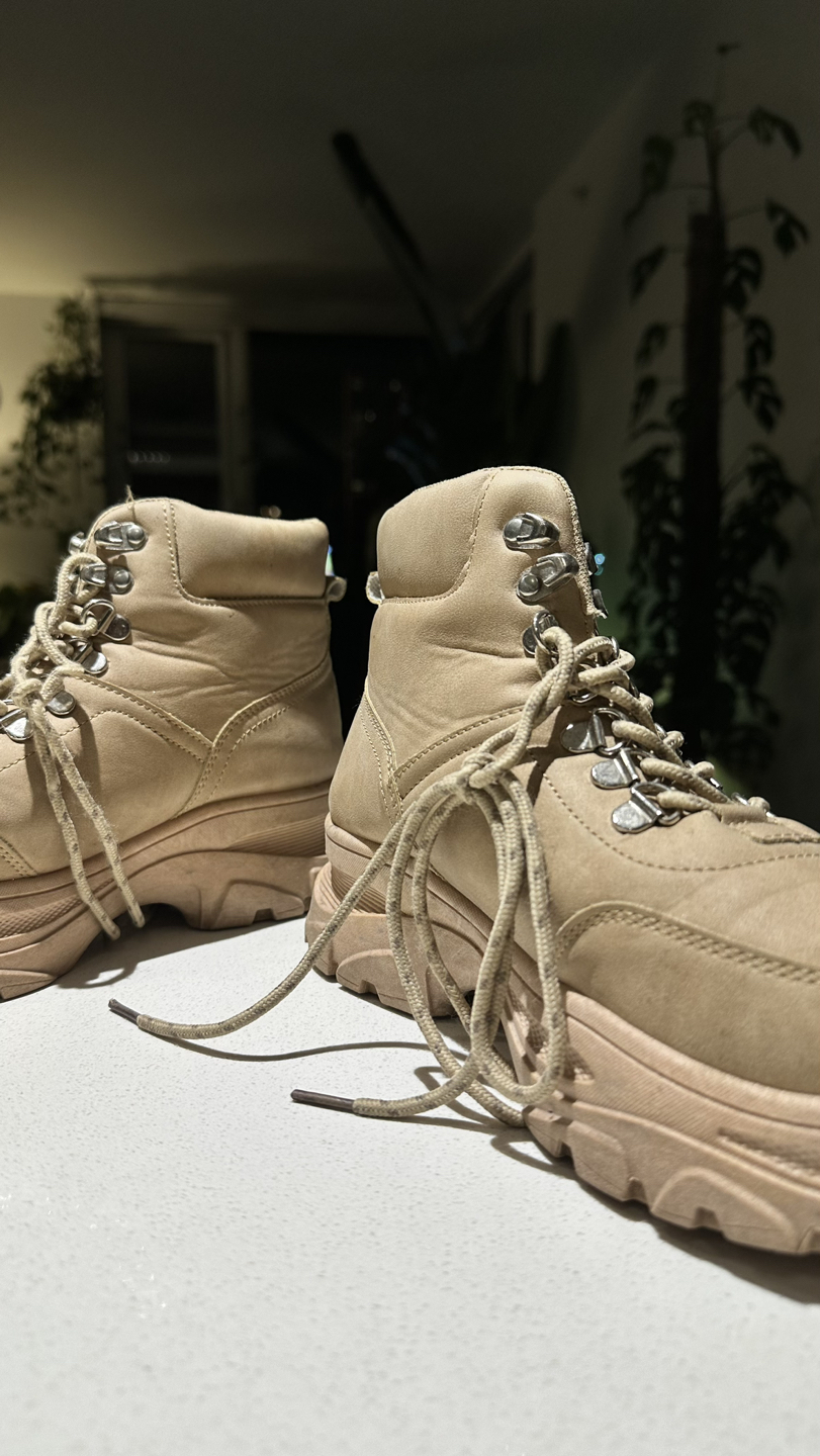 tan platform boots with gum sole - photo 3