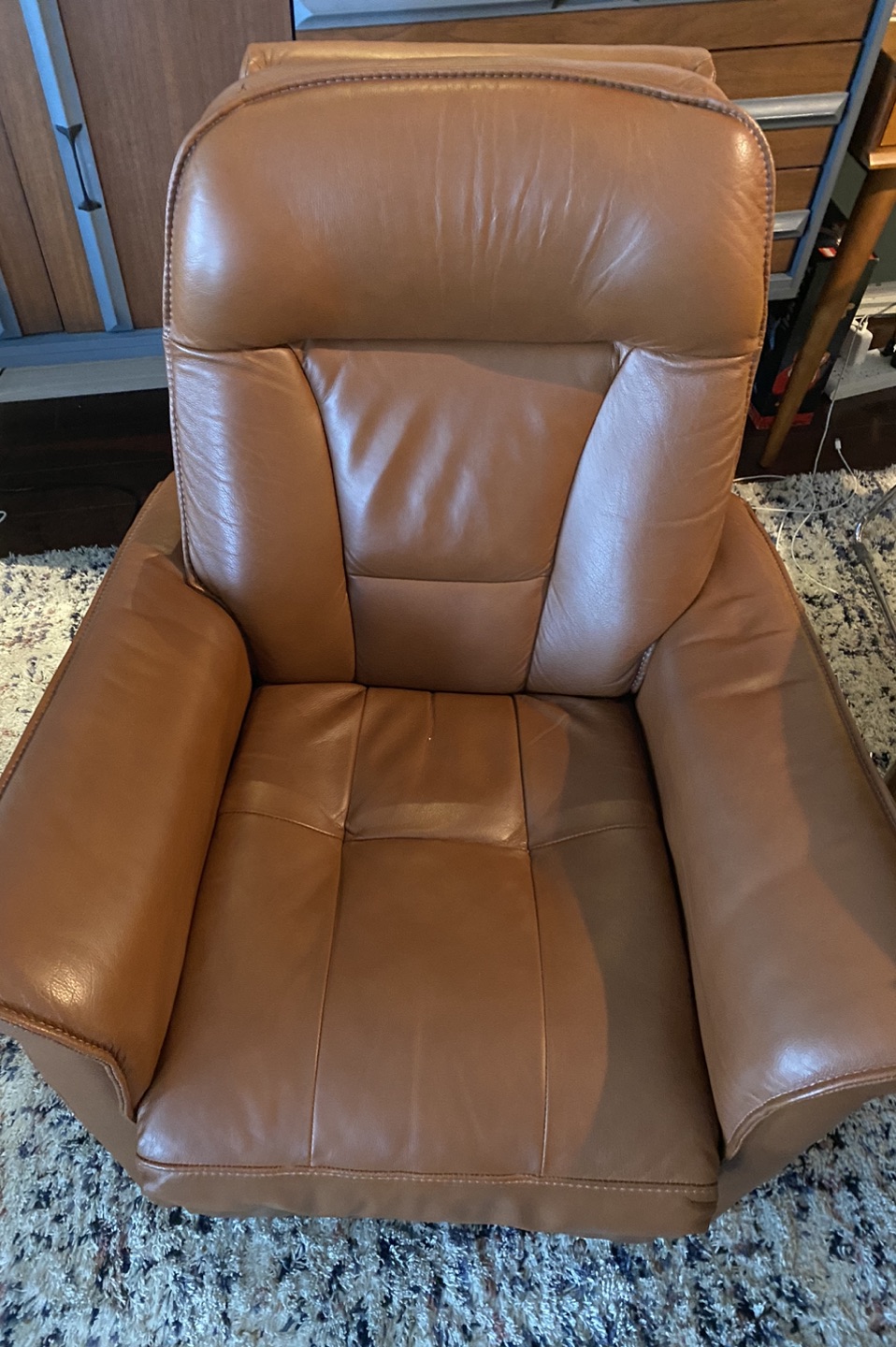 Like NEW Leather Recliner image indicator(3)