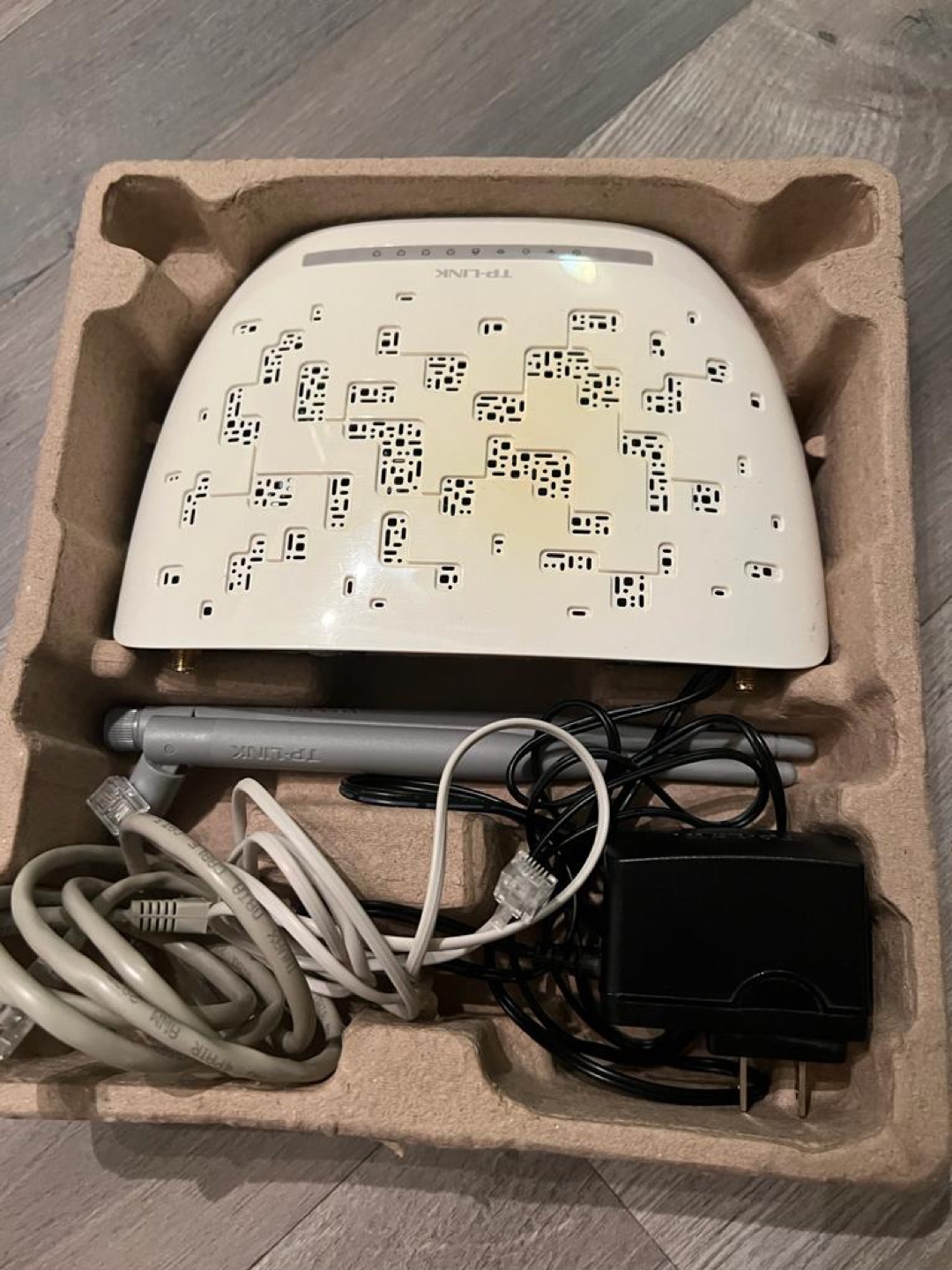 TP Link Router TD-W8961ND - photo 2