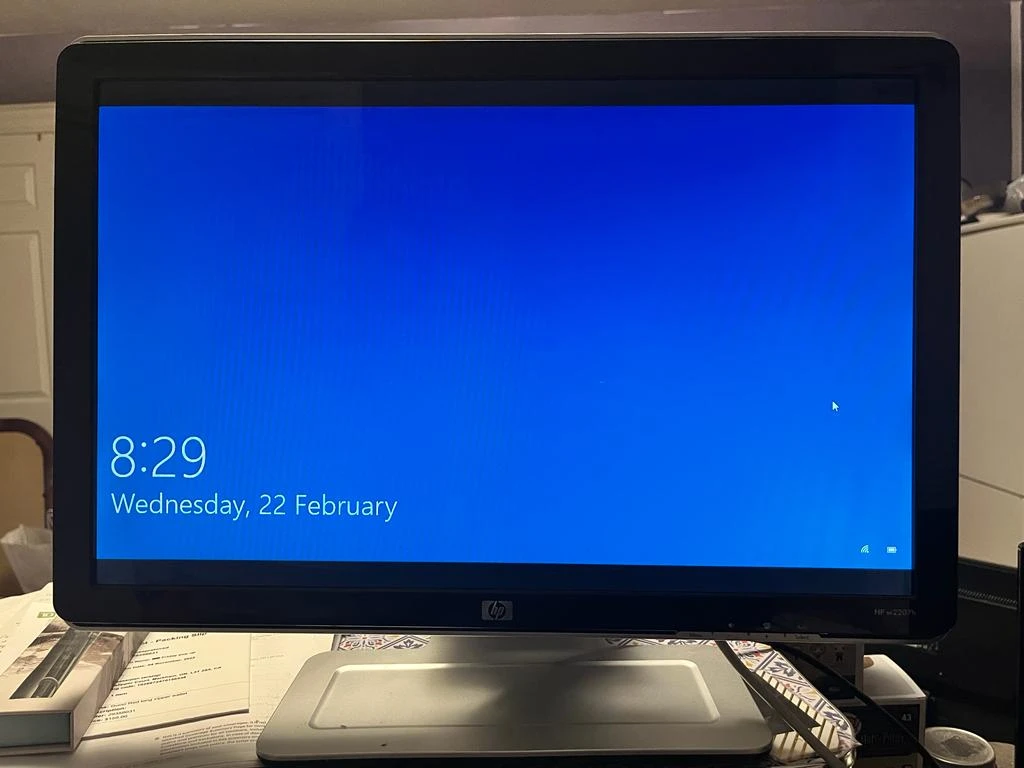 Widescreen Swivel Computer Monitor thumbnail