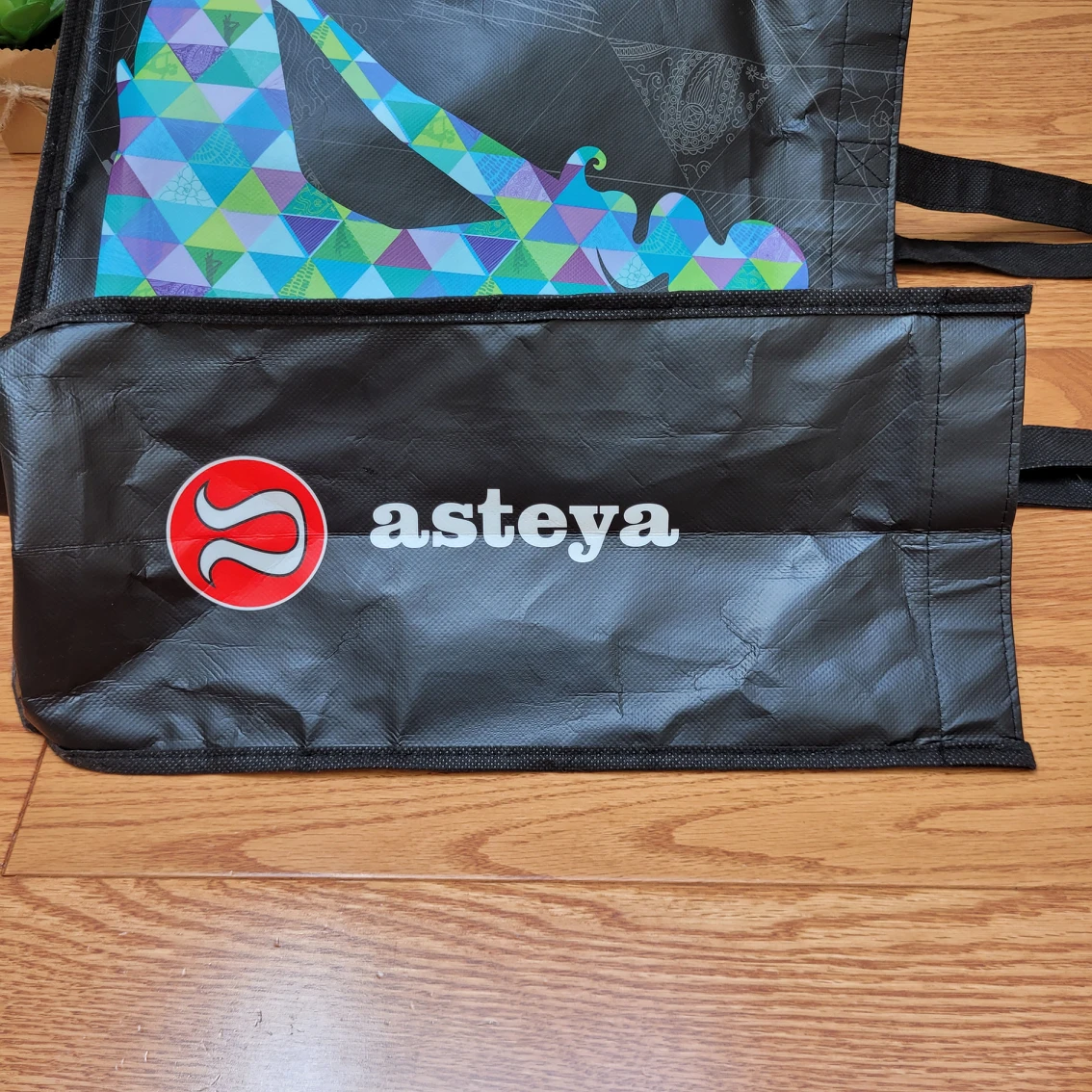 Lululemon reusable shopping tote bag RARE Print image indicator(3)