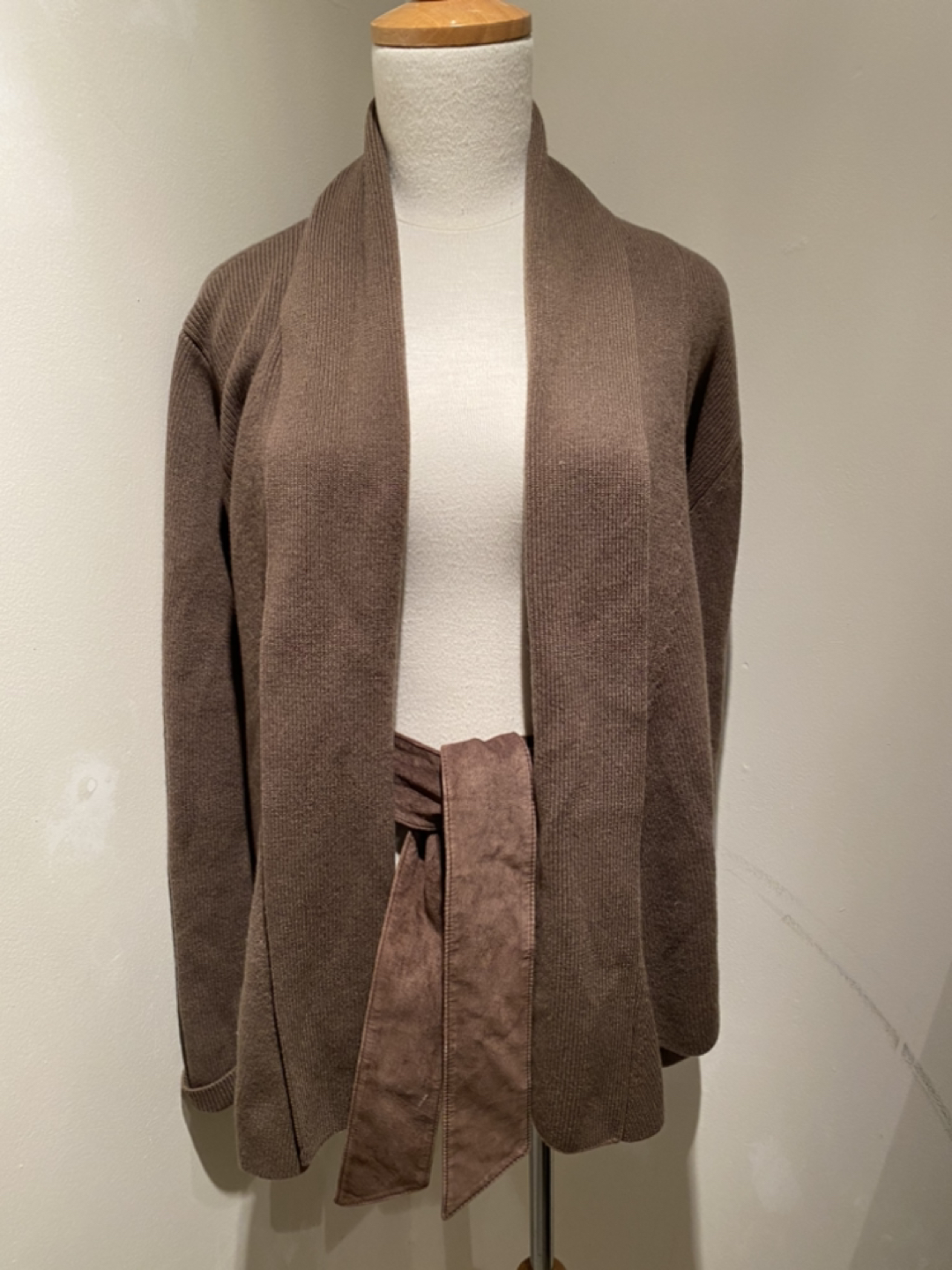 ⭐️New THEORY chestnut brown cashmere & wool sweater w/suede belt image indicator(3)
