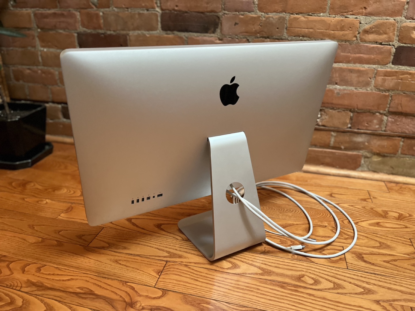 Apple Thunderbolt Display 27-inch thumbnail