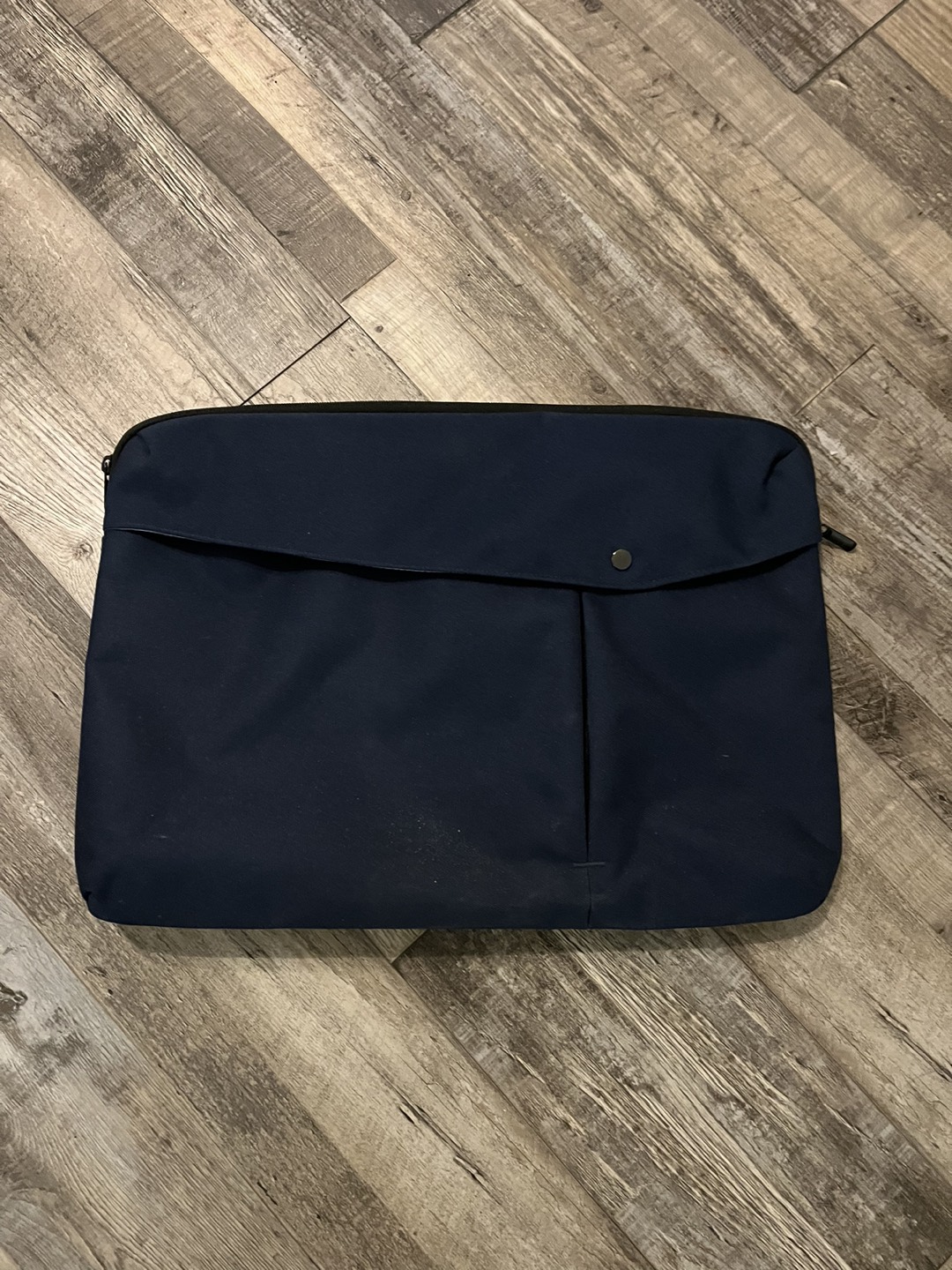 Laptop sleeve