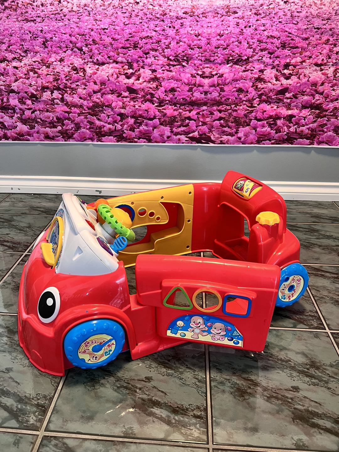 Baby & toddler sit-in car (used) - photo 2