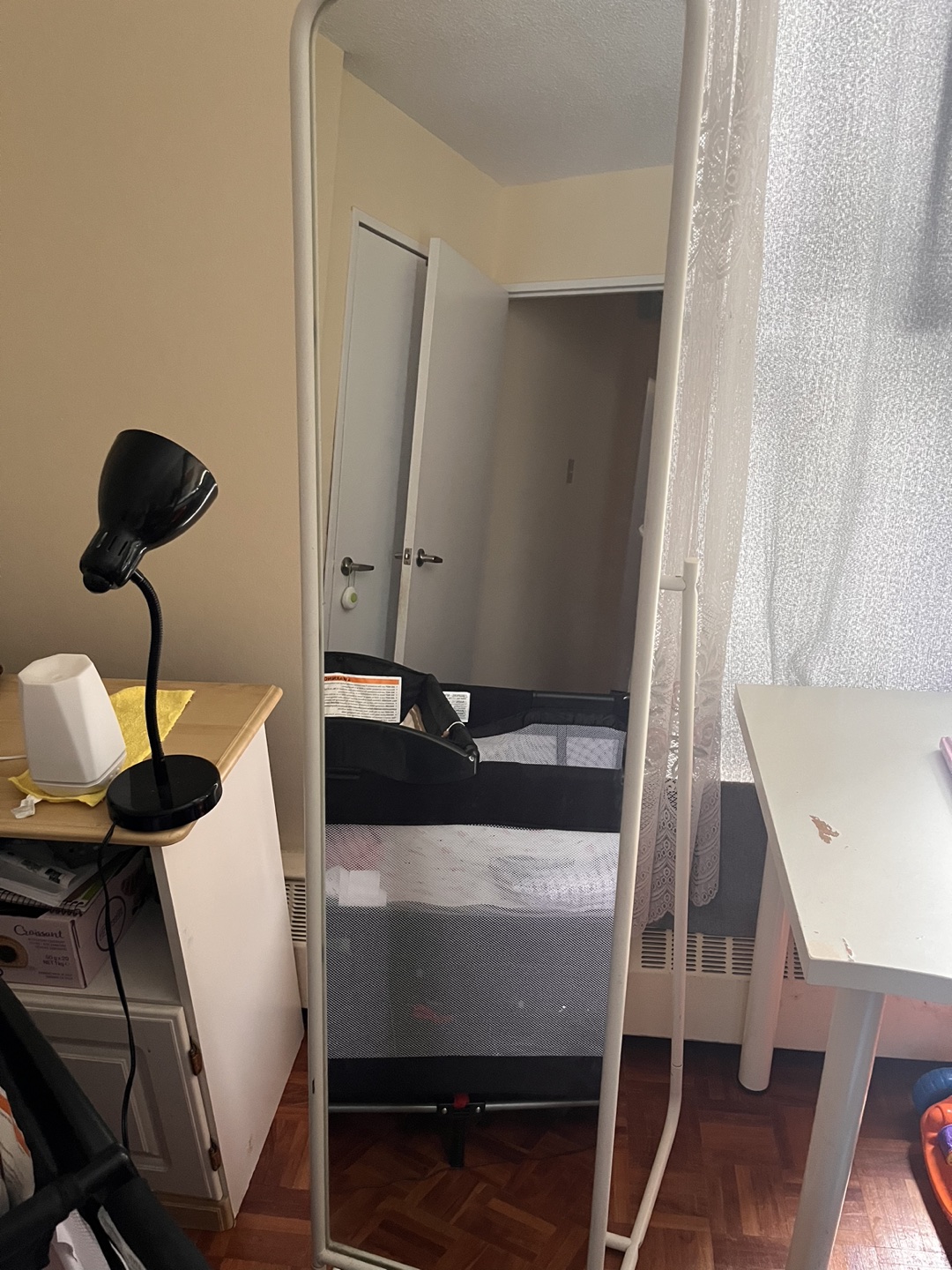 Standing mirror thumbnail