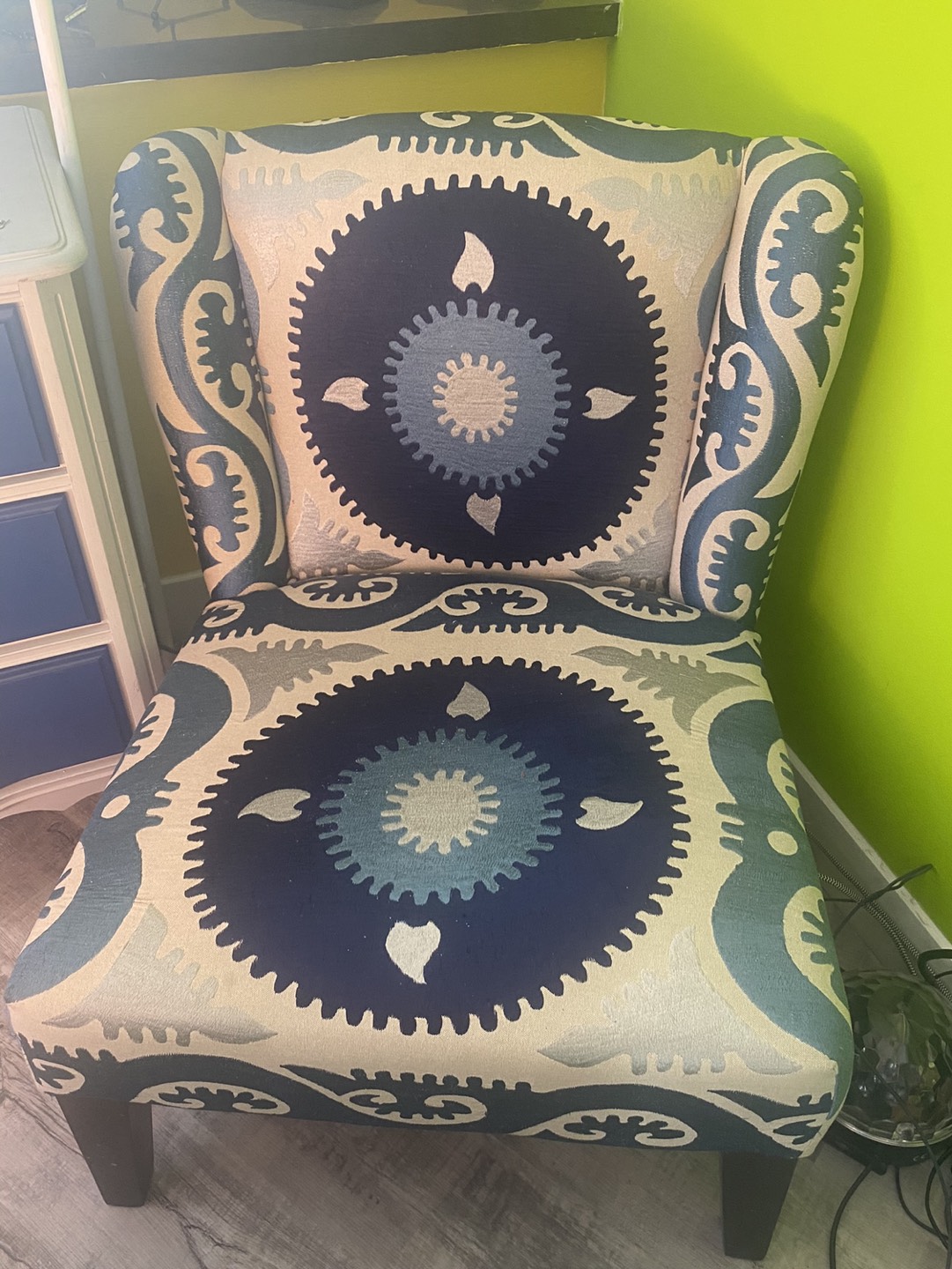 Accent chair