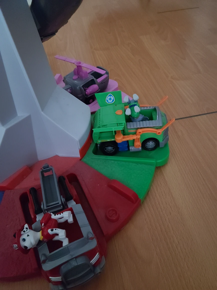 Paw Patrol Look Out Tower and include 6 vehicles and pups - photo 4