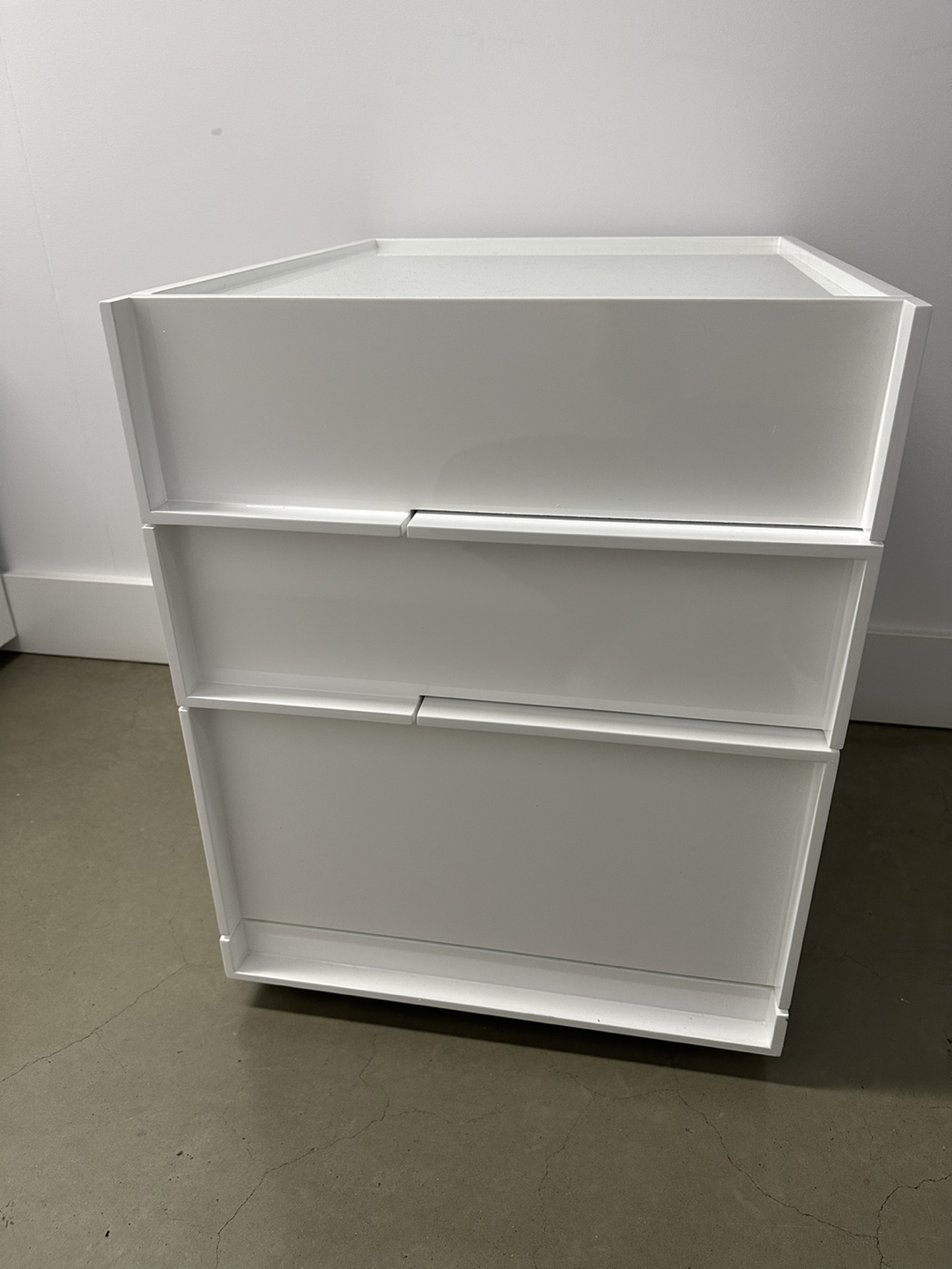 Brand new white storage unit $250