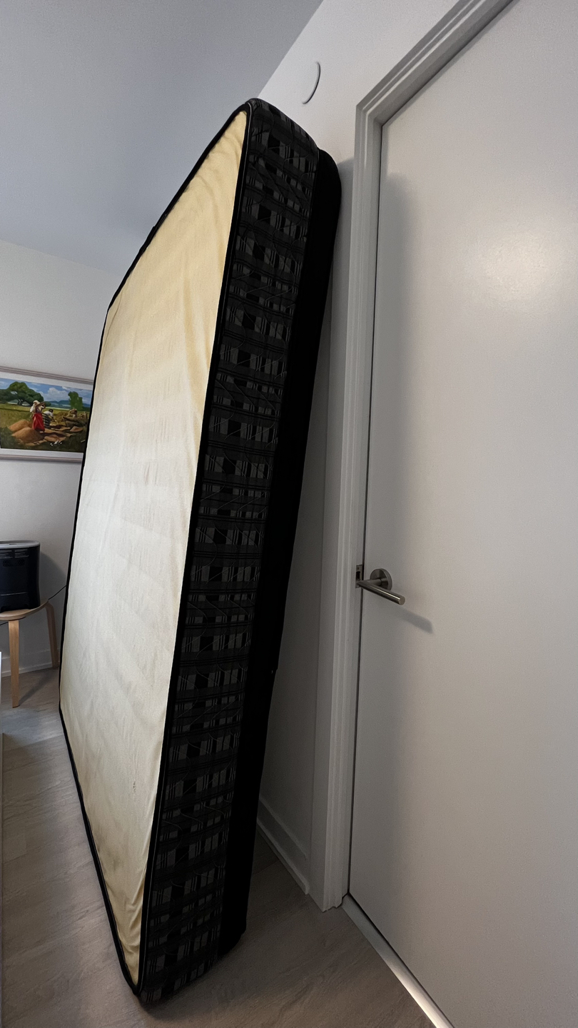 Queen Mattress excellent condition, free delivery thumbnail