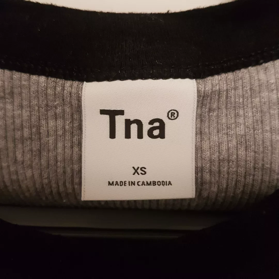 Aritzia tna colburn tee image indicator(3)