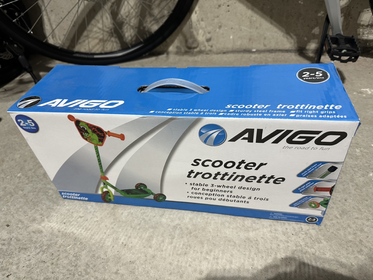 Avigo Scooter 2-5 years Brand New - photo 2