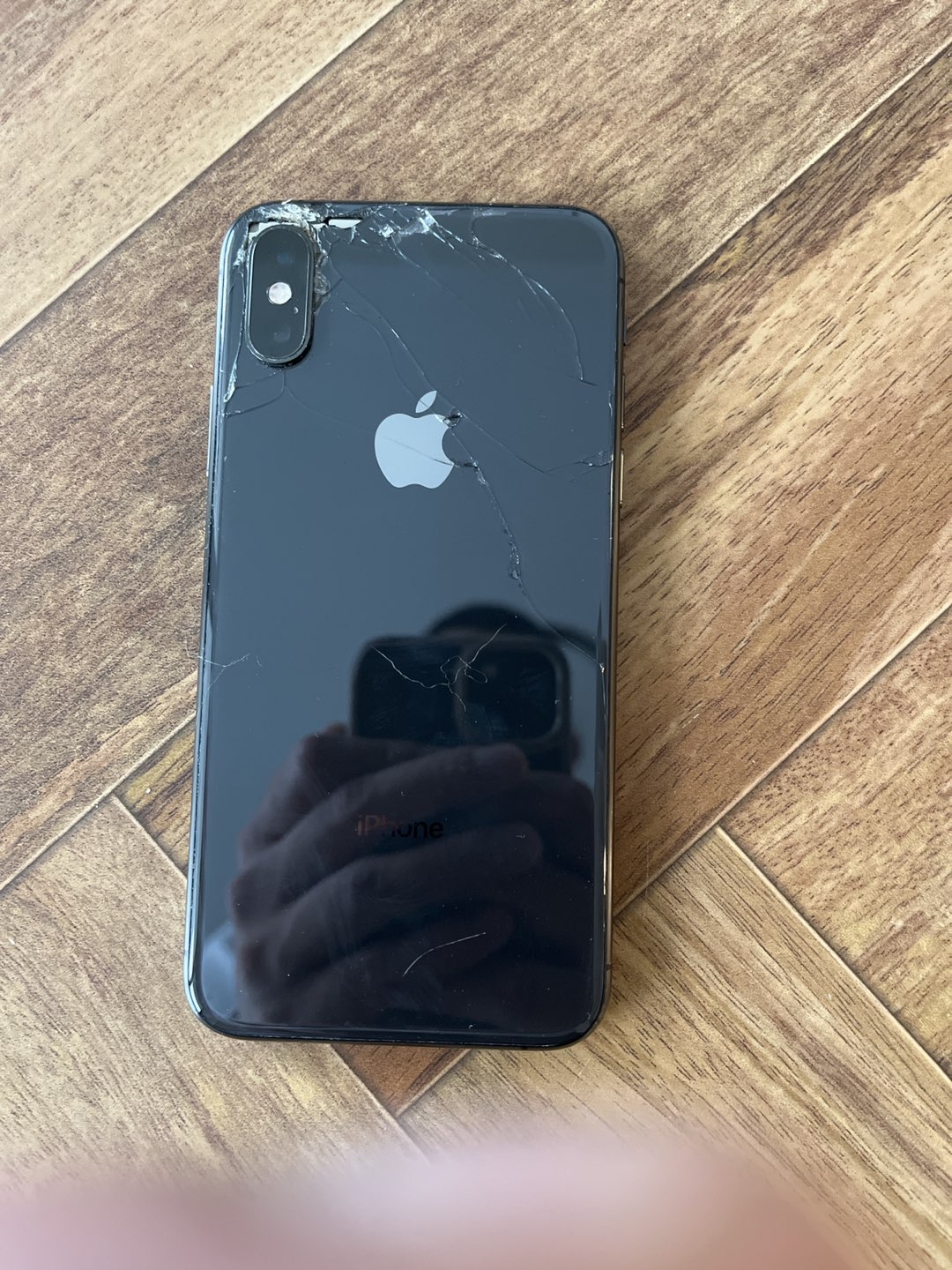 iPhone XS - photo 2