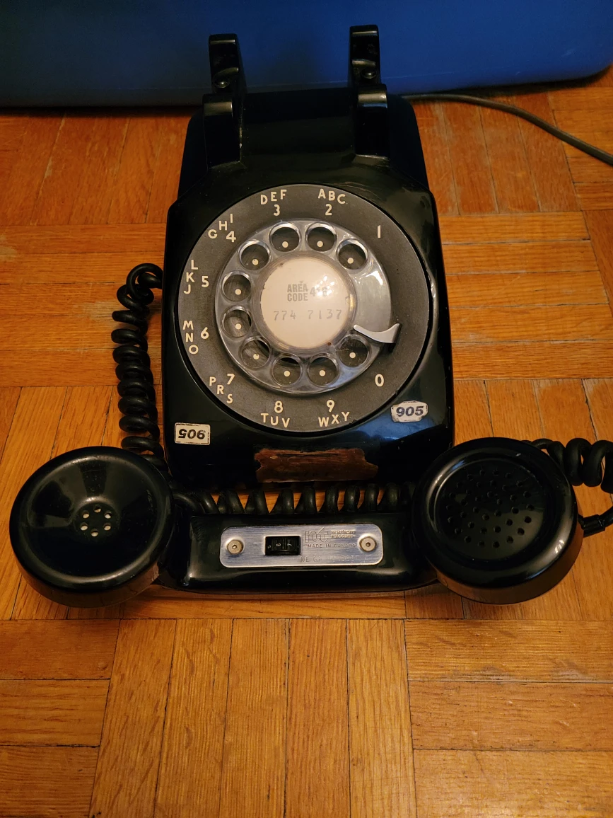 Rotary telephone with volume control - photo 2