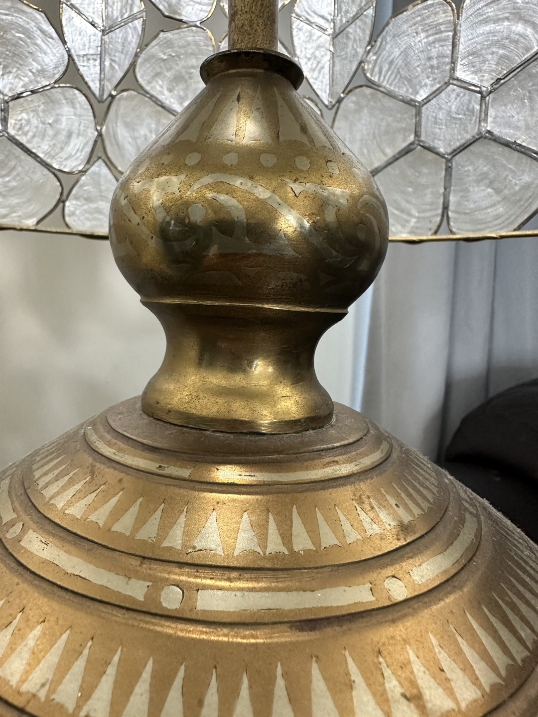 Vintage Capiz Shell Lamp with Decorative Brass image indicator(5)