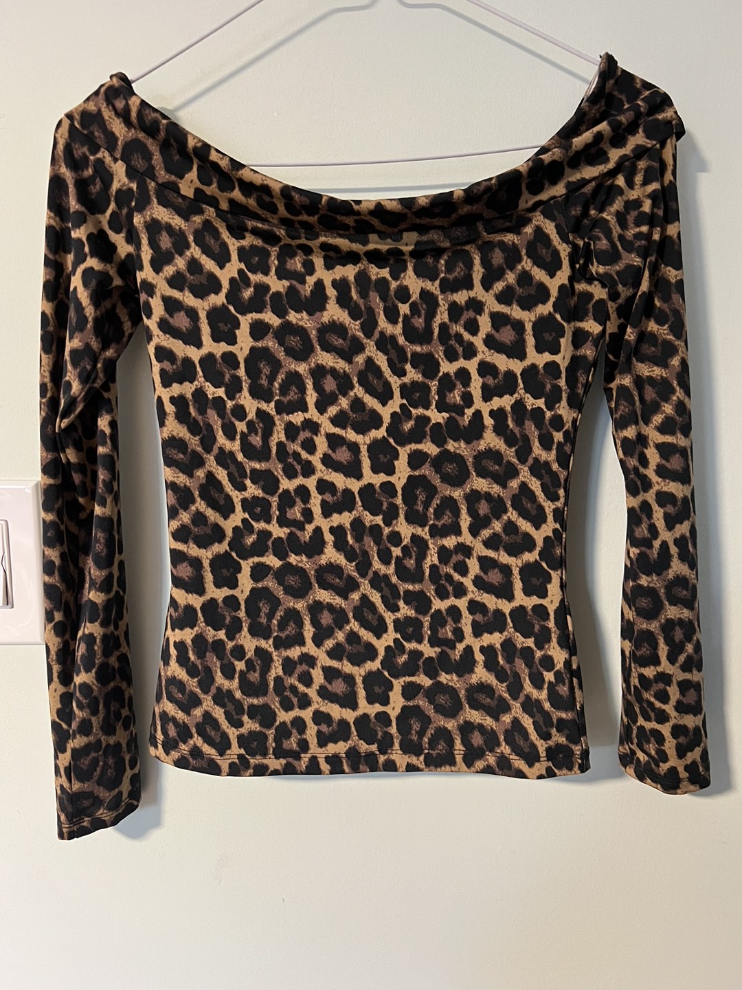 Boat neck animal print stretchable top