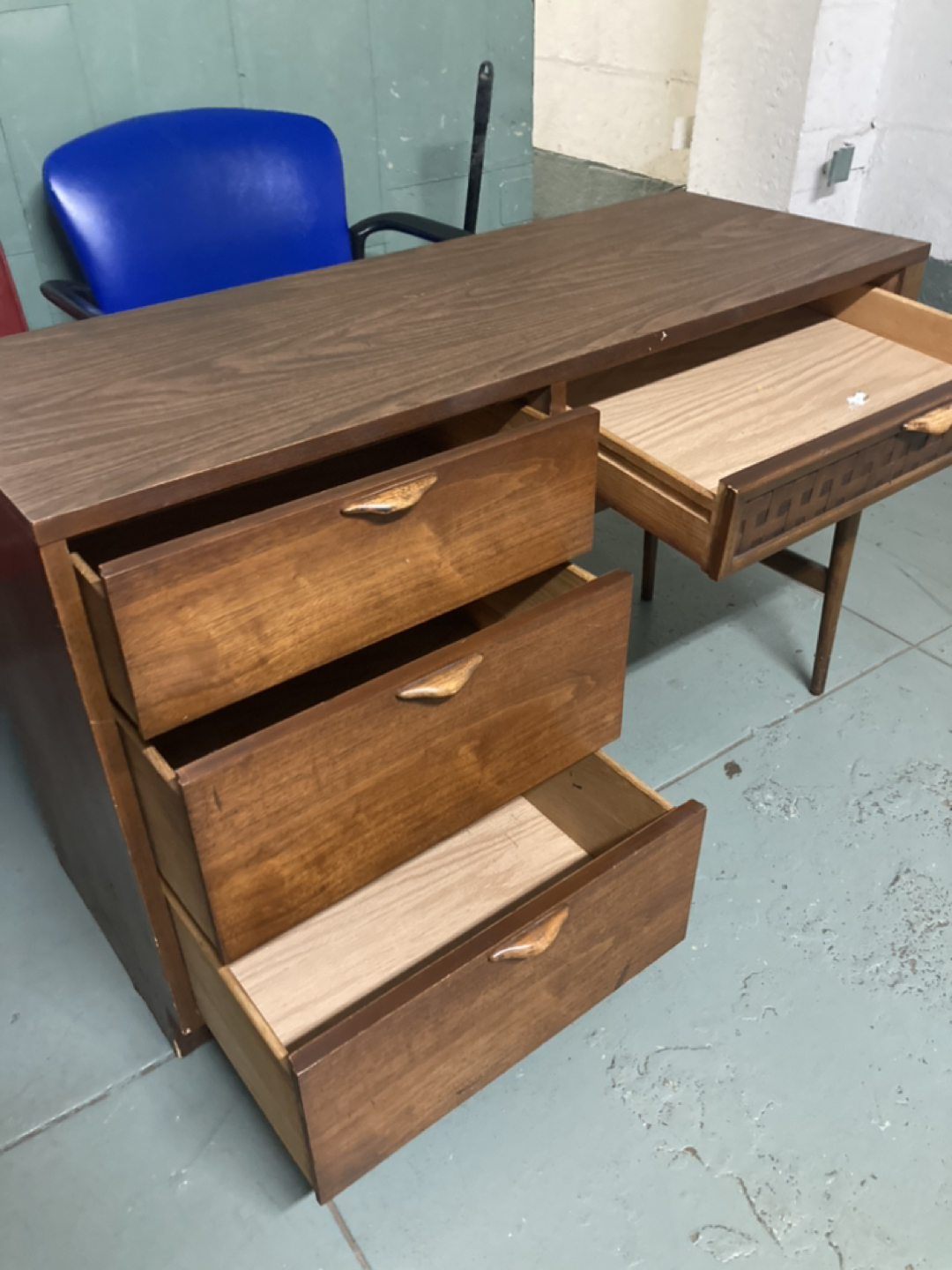 Desk( Lane  Altivista Virginia) - photo 2