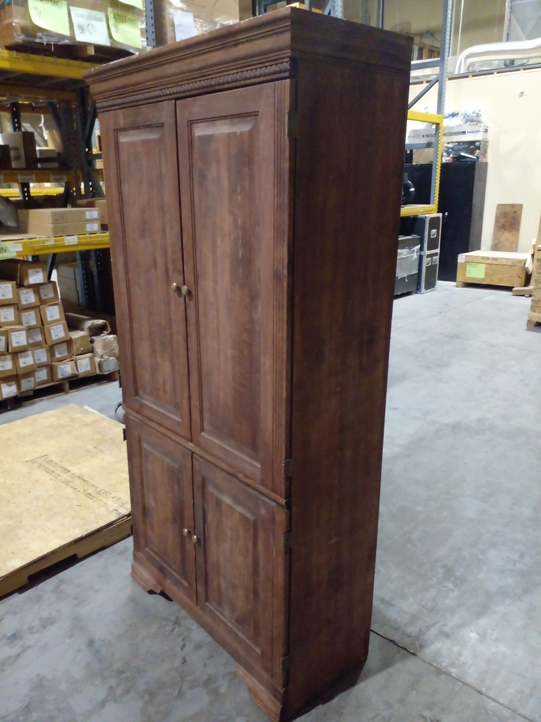 SOLID WOOD LARGE CORNER CABINET FOR CHEAP! DELIVERY AVAILABLE! - photo 2