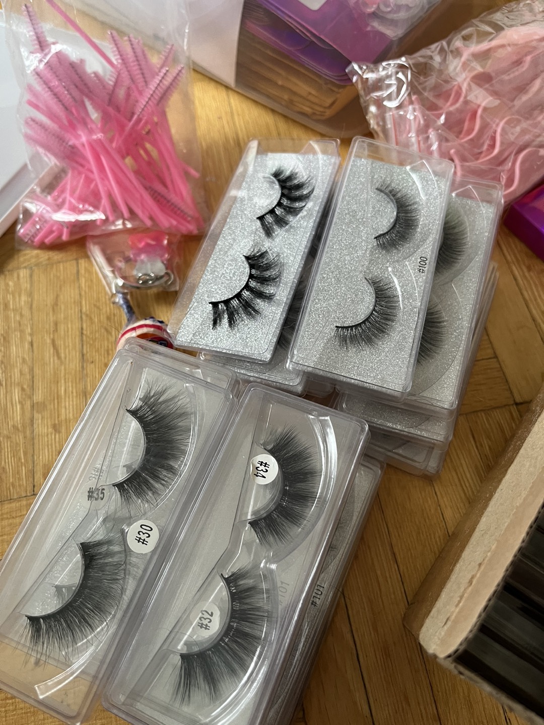 30 pairs assorted lashes