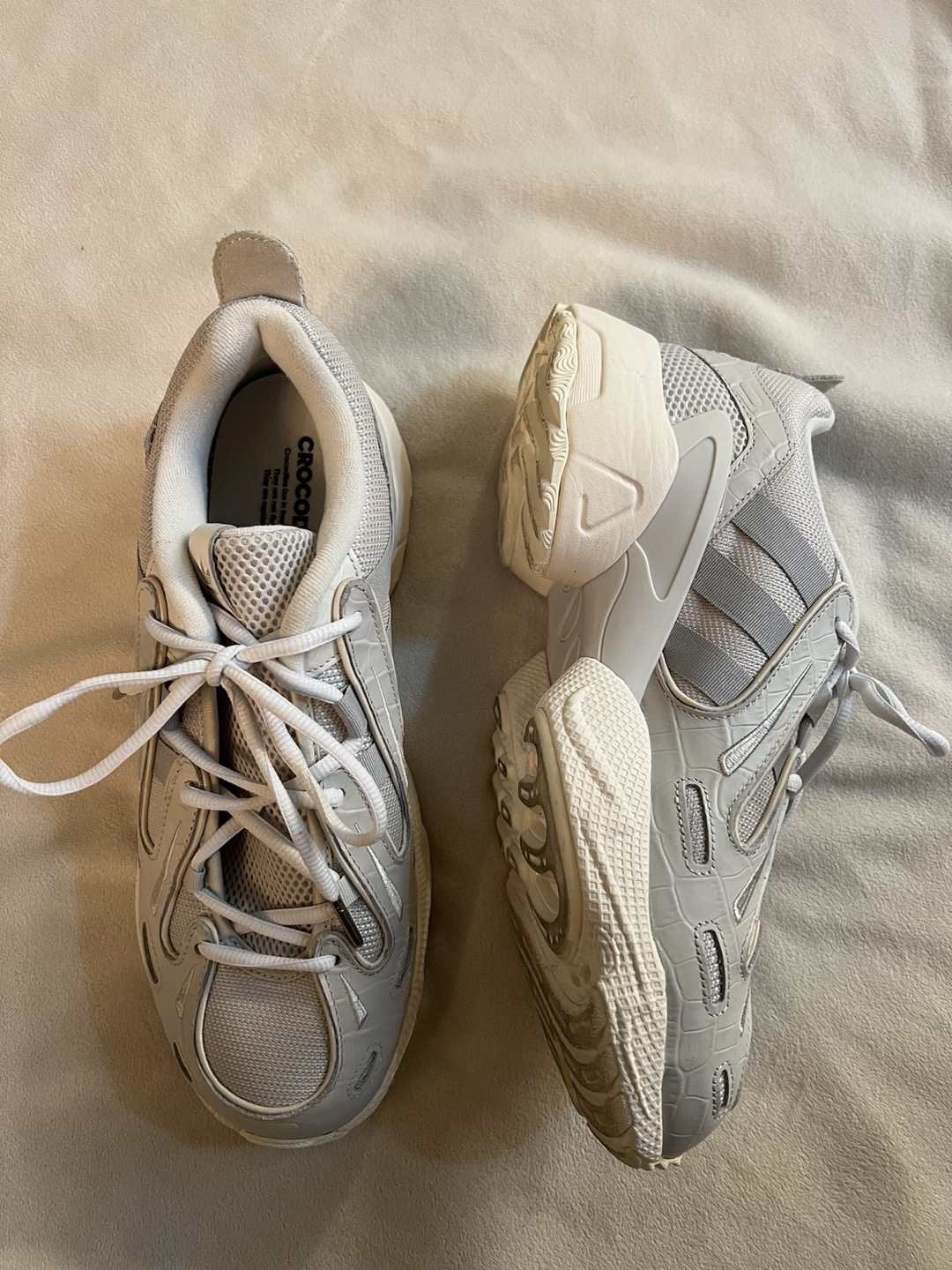 adidas mens shoes (9.5) image indicator(2)