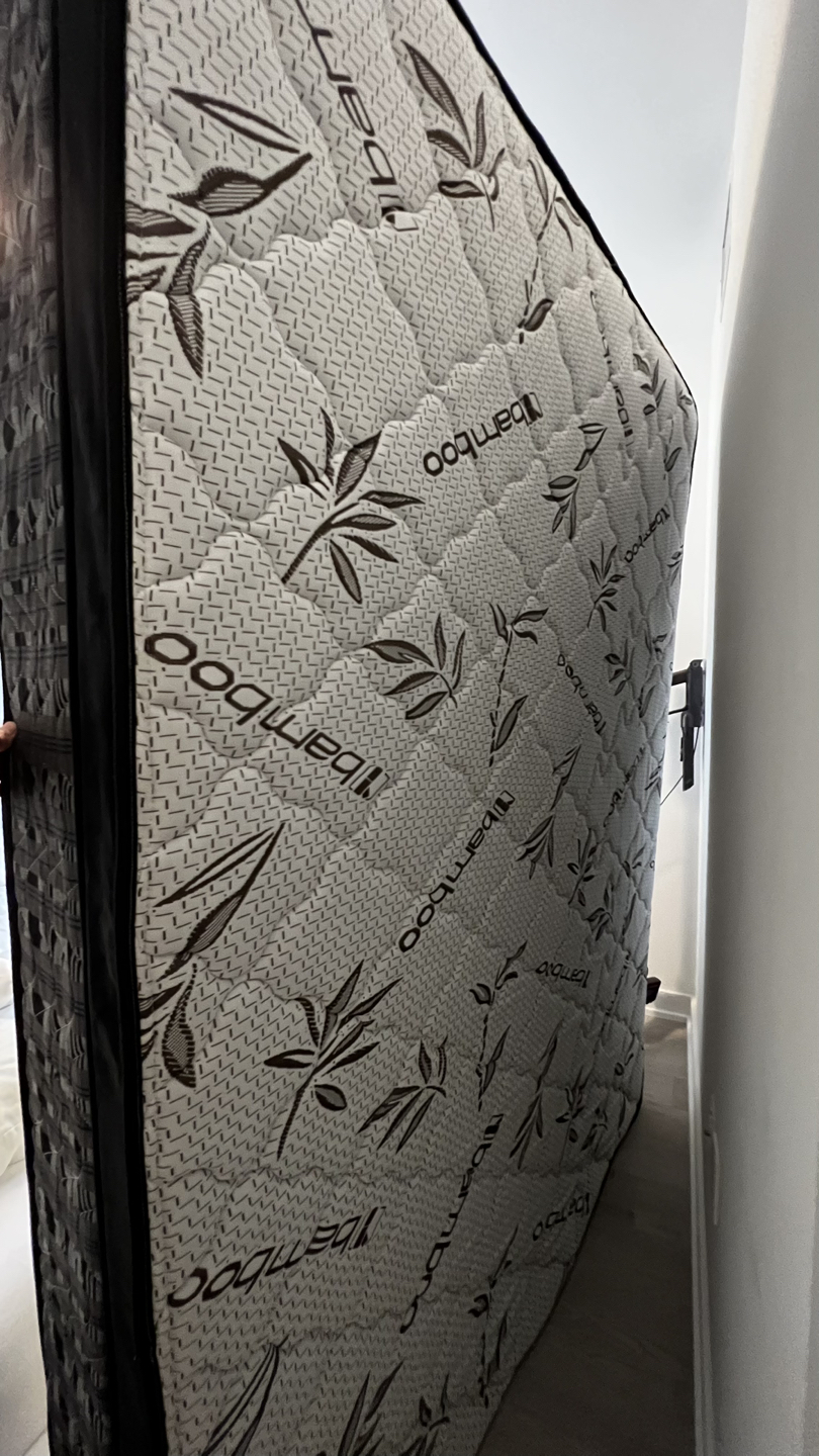 Queen Mattress excellent condition, free delivery image indicator(3)