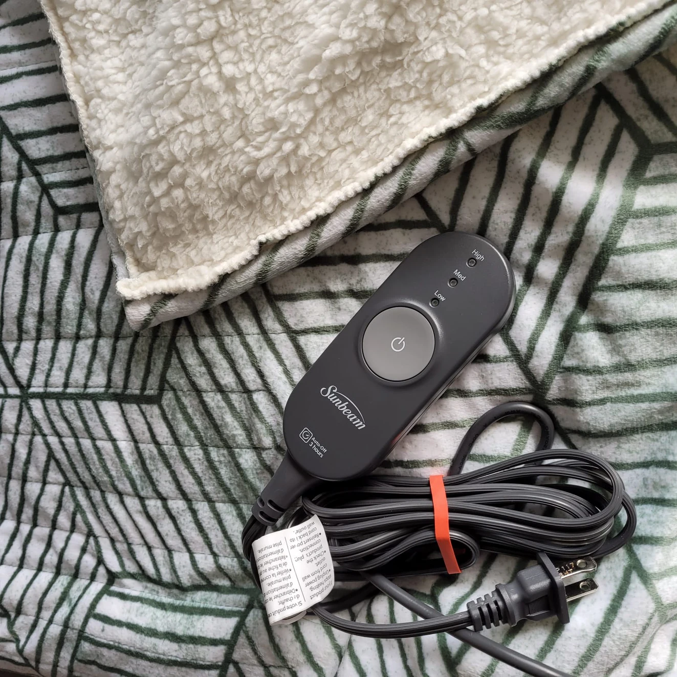 Sunbeam Heated Reverse‑to‑Sherpa Throw