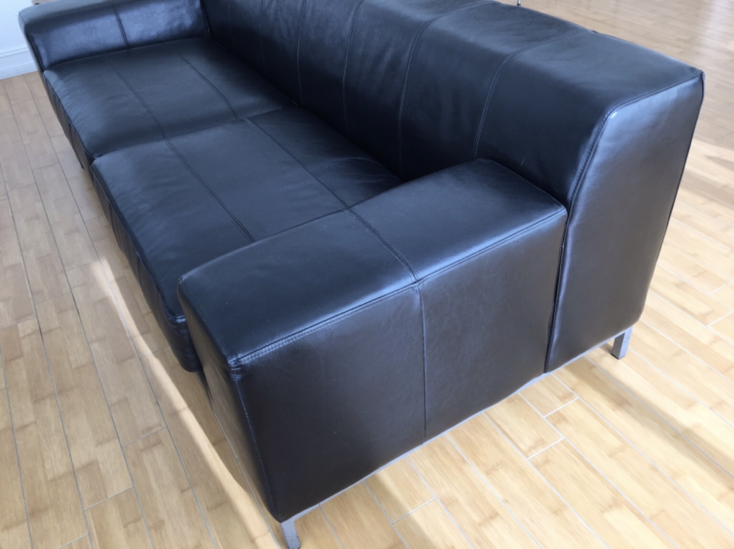 Leather Sofa thumbnail