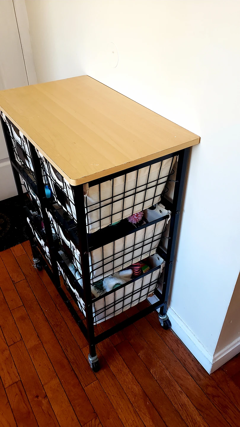 Rolling drawer for storage.  6 drawers - photo 2