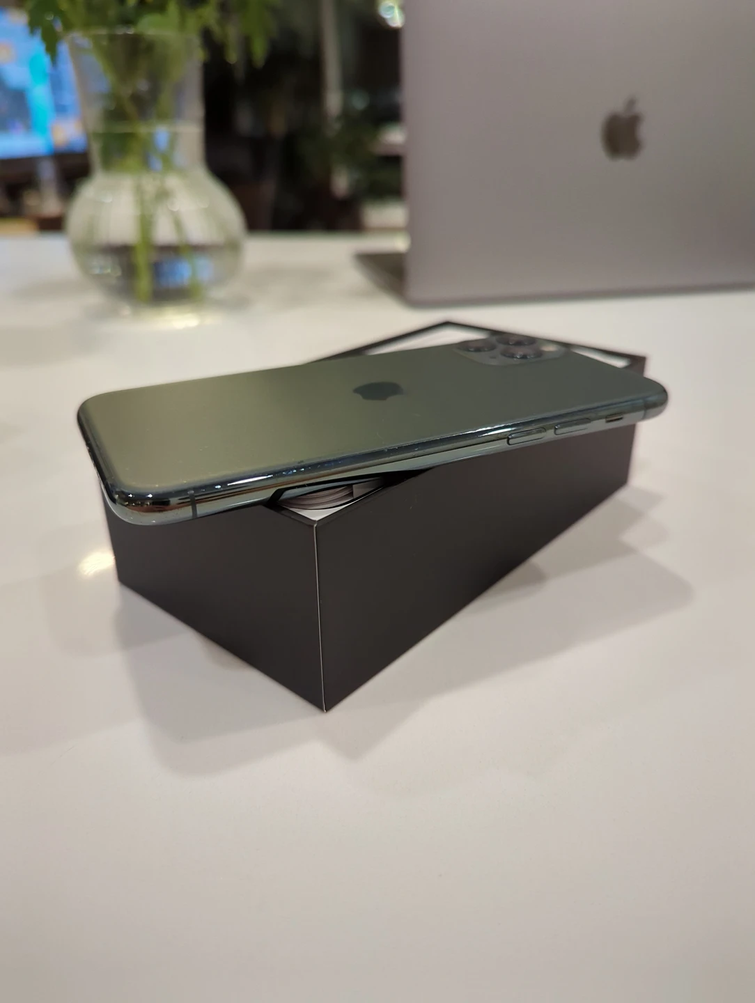 iPhone 11 Pro 64 GB in Midnight Green - photo 3