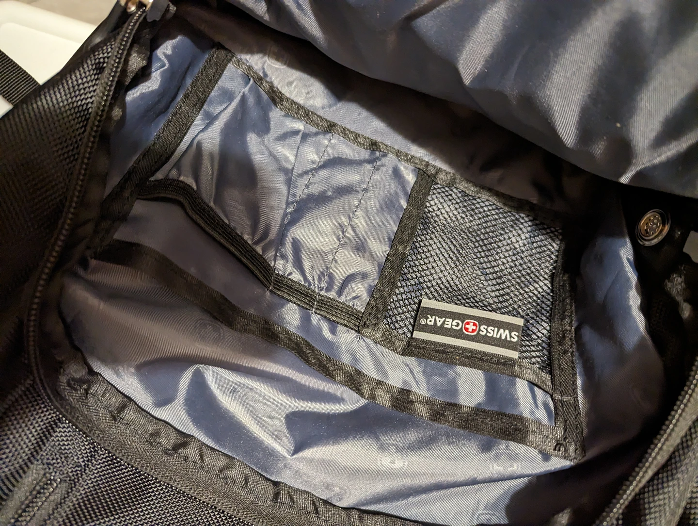swiss gear back pack - photo 4