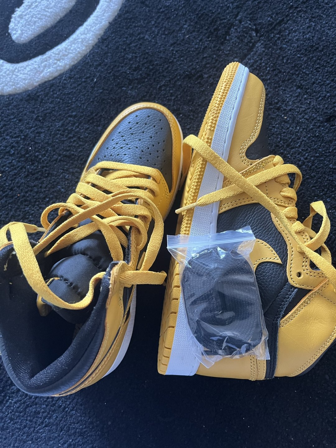 Air Jordan 1 high Pollen image indicator(3)