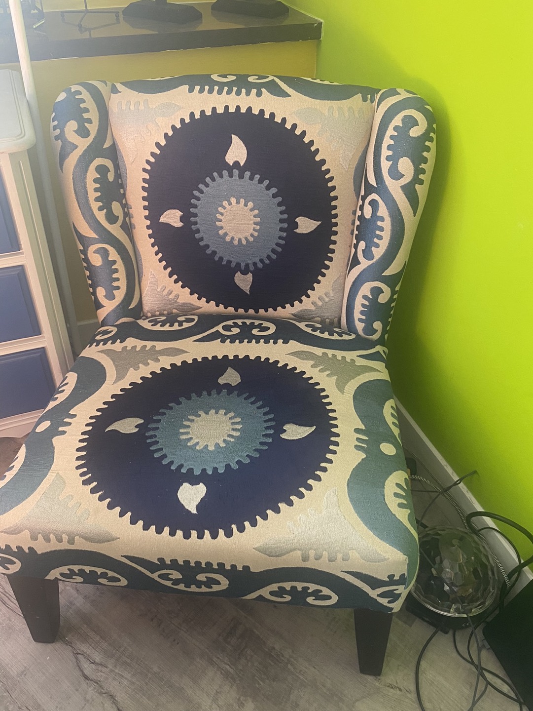 Accent chair - photo 2