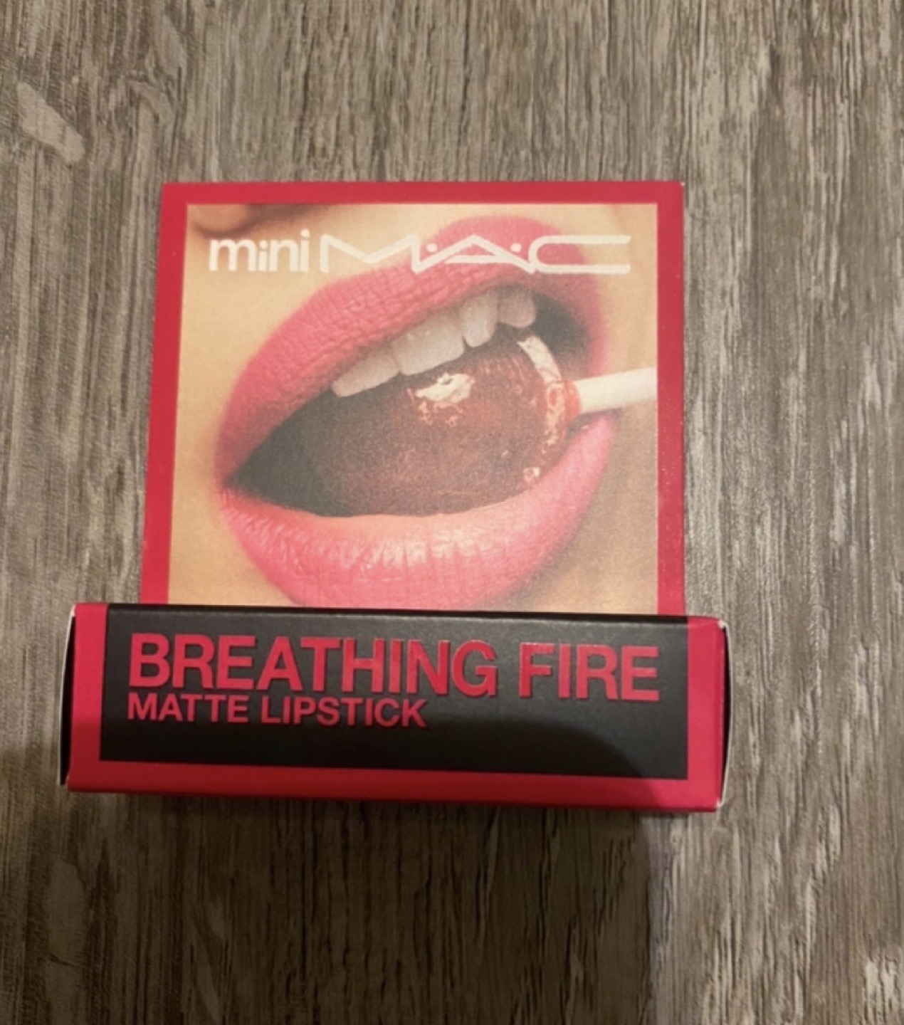 ✨Brand new! ✨Mini Mac Lipstick - pink thumbnail