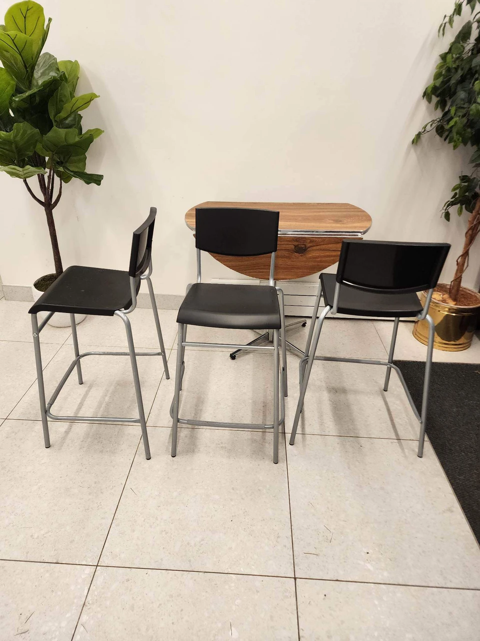 Set Of 3 Floor Model Stackable Black Bar Stools (Price Per Item) thumbnail