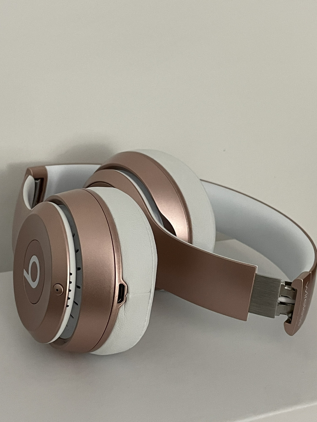 Beats Solo2 Wireless Headphones - photo 3