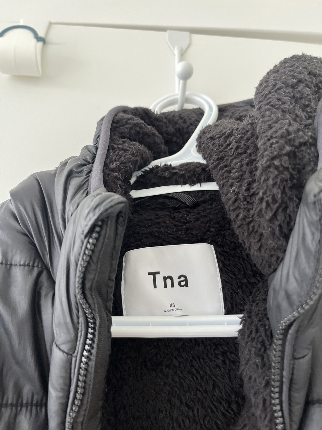 Aritzia Tna puff jacket - XS - photo 2