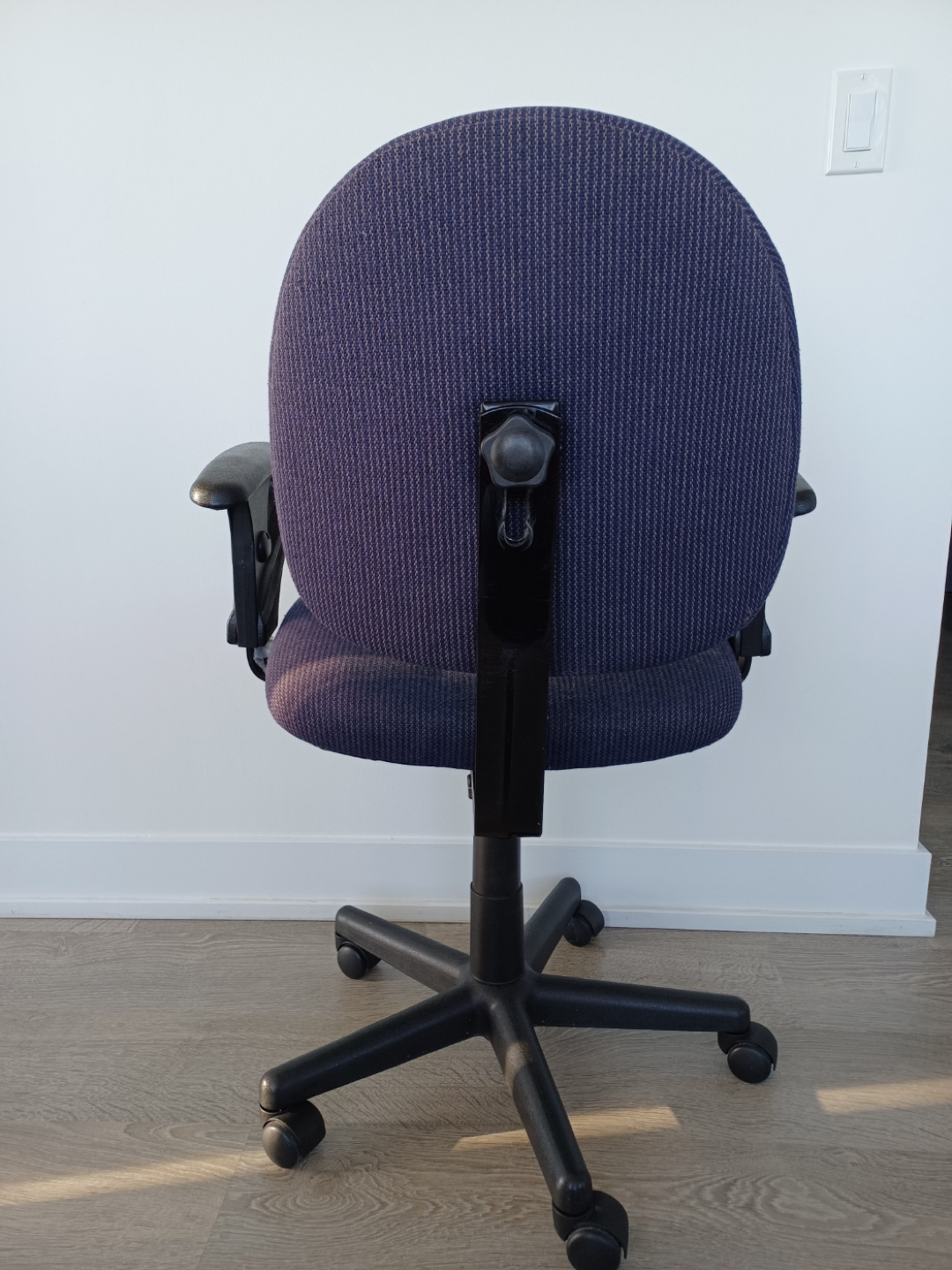Office chair - photo 3