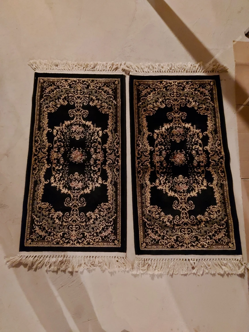 2 carpets