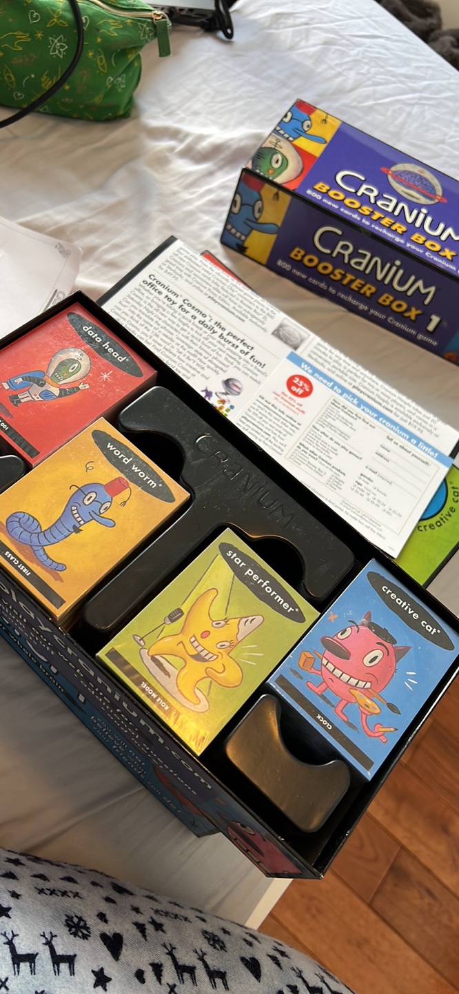 Cranium boardgame + Booster box 1 image indicator(4)