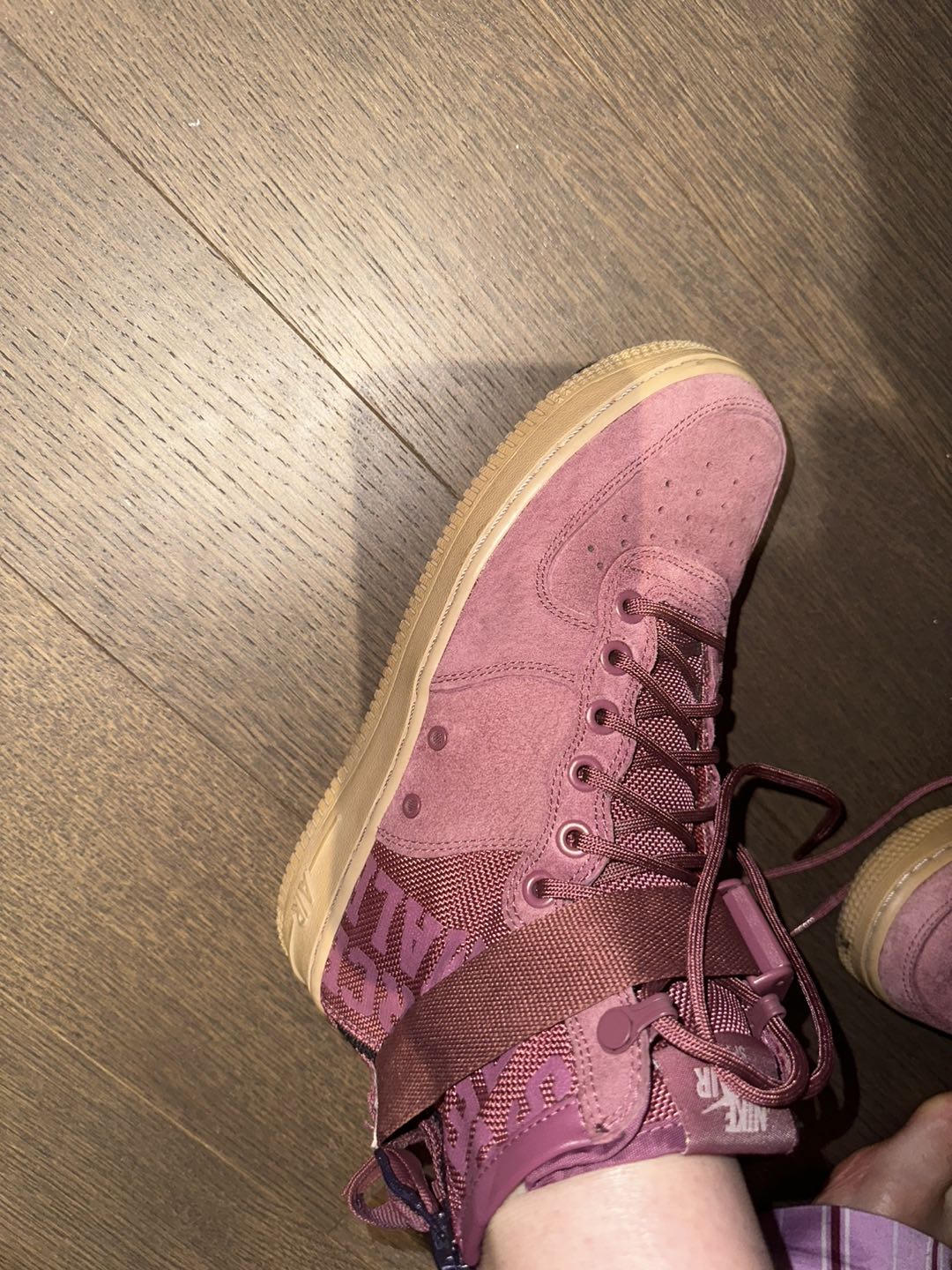 Nike shoes, size 6.5 ( 24cm ), purple colour, limited edition image indicator(3)