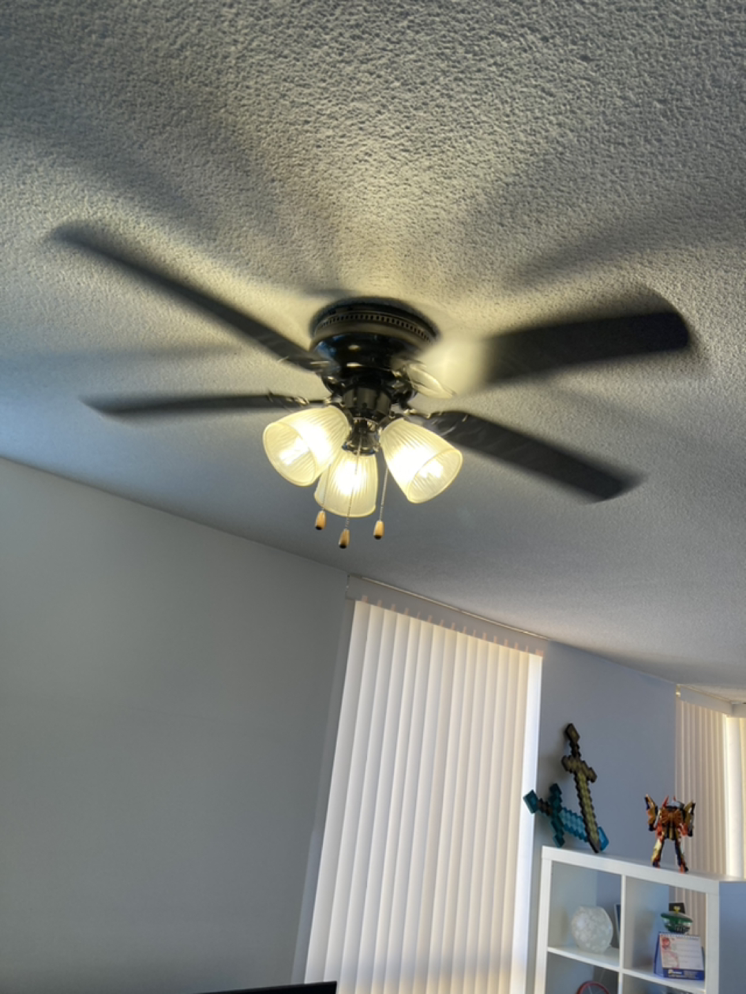 42” Hugger Ceiling Fan With Light